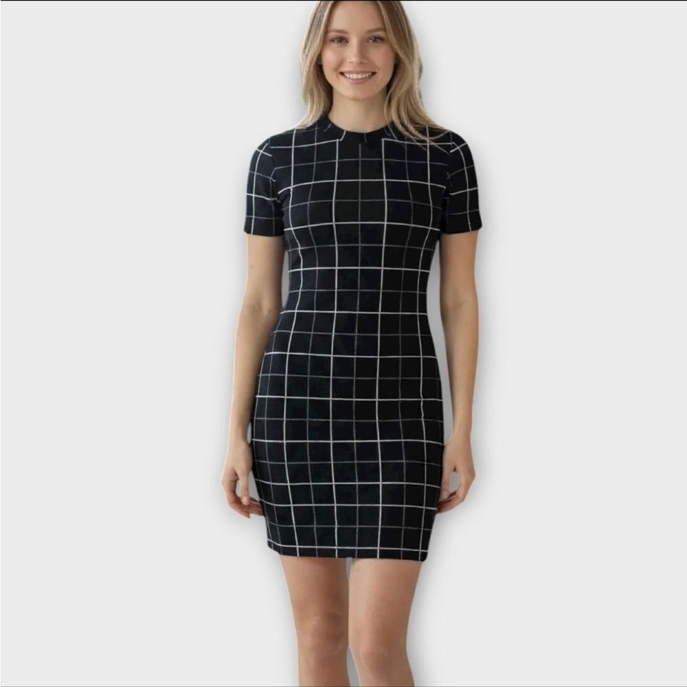 H&M Divided‎ Dress Short Sleeve Black and White Women’s Size S